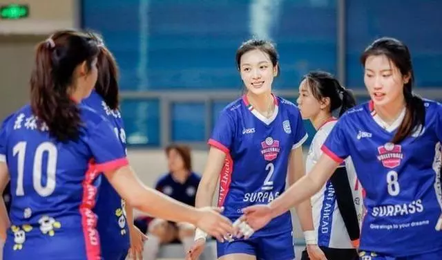女排中的「劉亦菲」,顏值超過惠若琪,可能成為排壇的第一美女