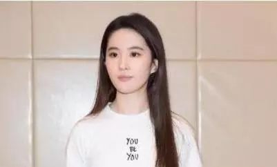 女排中的「劉亦菲」,顏值超過惠若琪,可能成為排壇的第一美女