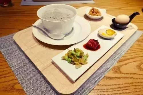 早餐第一口吃什麼最「長壽」?早飯桌上堅決不能有這2種食物