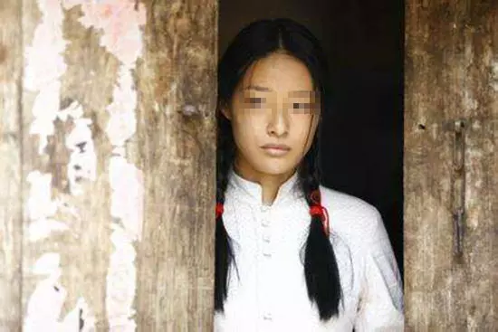 少女懷孕,生一蛋後斷氣,父親舉起剛要摔,蛋裡出聲:爹爹,且慢