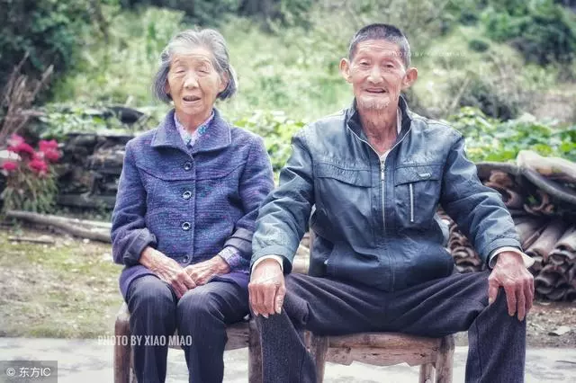 父親,你撫育我到八歲,我賺錢養你八年,以後各自安好