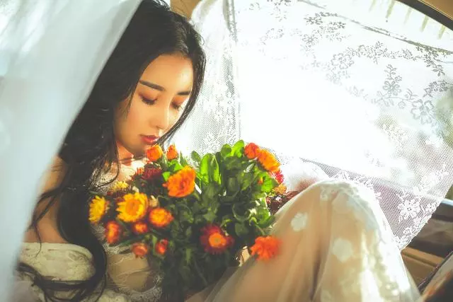 二婚妻子不如髮妻好,再婚後,這個中年男人終於承認