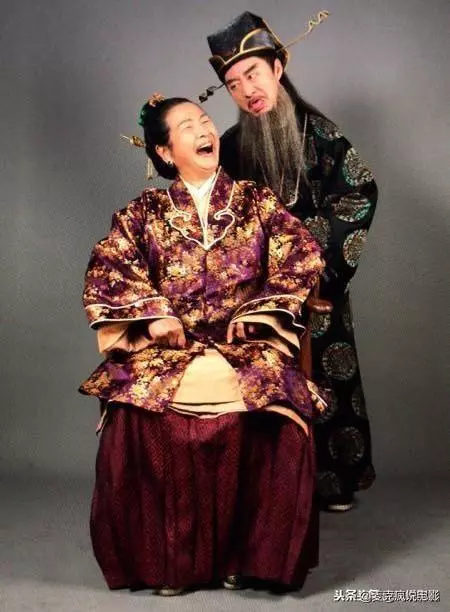 舊版《唐伯虎點秋香》為何難超越,這20幾個配角,很多都是戲精