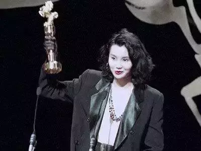 40歲息影,卻拿完了其他演員「一輩子」都拿不到的獎
