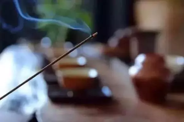 如果有一天,我老無所依!!最大的依靠不是孩子(值得深思)