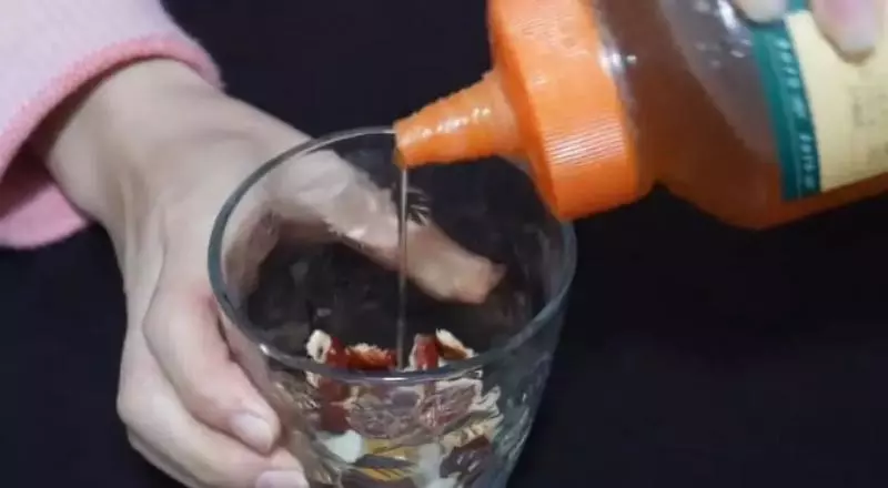 晚上經常失眠多夢?農村老奶奶教我這一招,讓你一覺睡到大天亮!