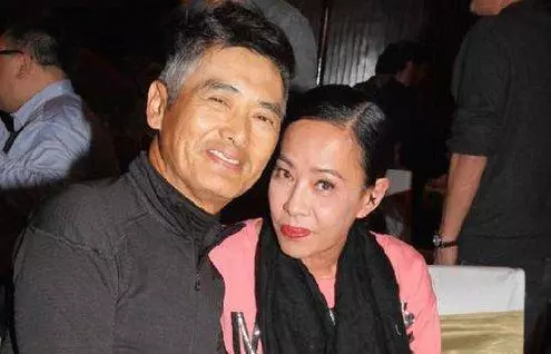 63歲周潤發終於承認此生摯愛,不是陳薈蓮,而是58歲仍單身的她!