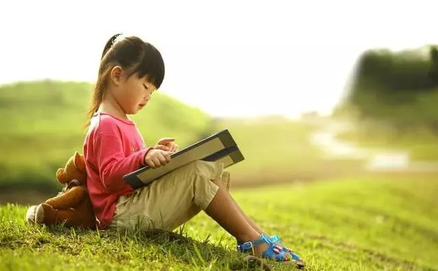 小學閱讀比成績重要!名師推薦:國小階段必讀書單!