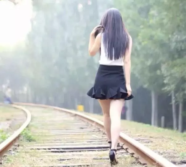 俺和小三同時懷孕,婆婆出錢讓俺打胎,俺和小三孩子生出,婆傻住