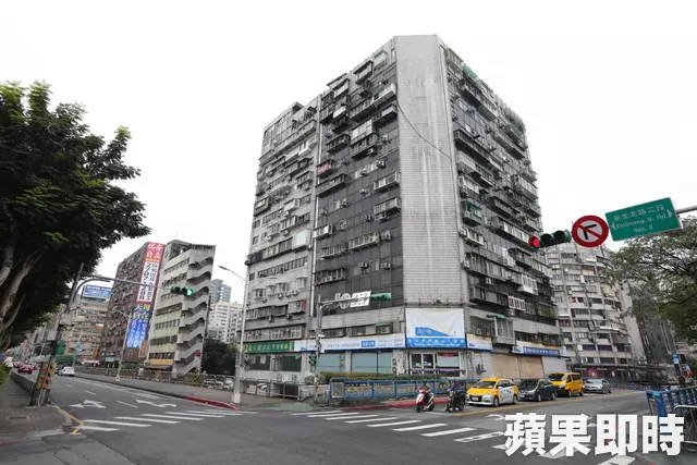 租下台北第一凶宅反悔 房東竟拿著定金逃跑 !