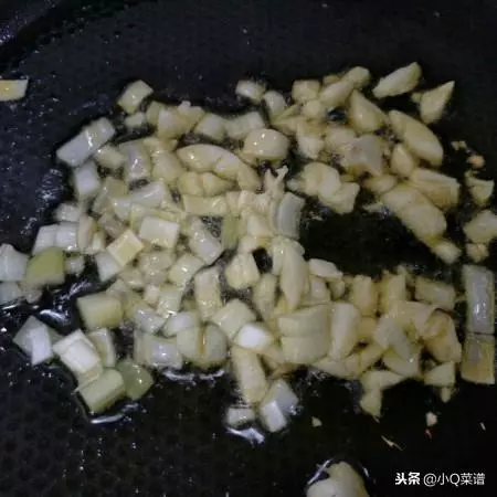 開胃的五花肉做法,五花肉酸菜卷,好吃的不得了