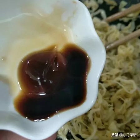 開胃的五花肉做法,五花肉酸菜卷,好吃的不得了