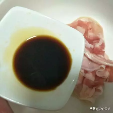 開胃的五花肉做法,五花肉酸菜卷,好吃的不得了
