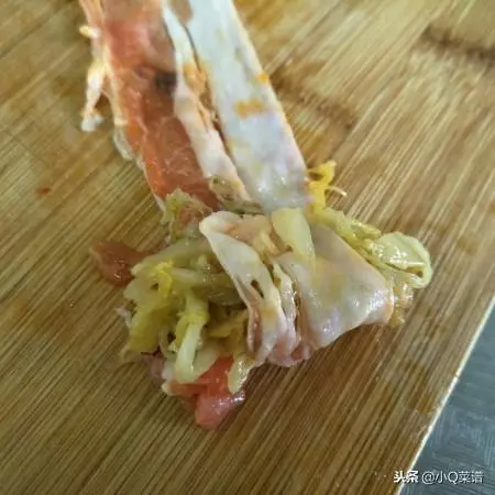 開胃的五花肉做法,五花肉酸菜卷,好吃的不得了