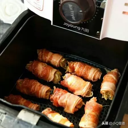 開胃的五花肉做法,五花肉酸菜卷,好吃的不得了