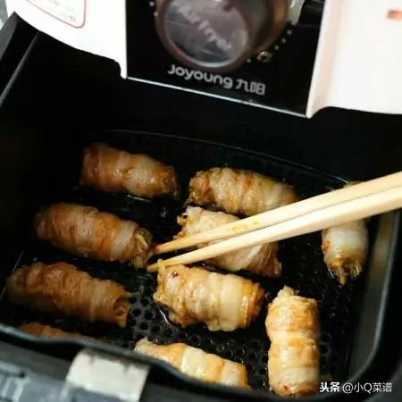 開胃的五花肉做法,五花肉酸菜卷,好吃的不得了
