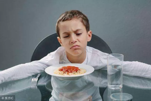 寶寶需要添輔食的信號