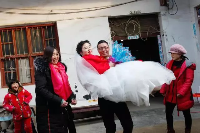 我結婚同學隨禮600,他結婚我回禮一樣,隔天卻收到他兩字信息