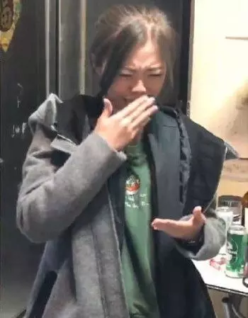 交換禮物給一箱鮮味...開箱「滿滿海鮮味飄出」手指一插入...真的母湯!網笑翻:超幸福