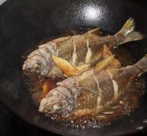 一口瓜子半口油?冬天少吃兩種高脂肪食物,別等減肥失敗才後悔
