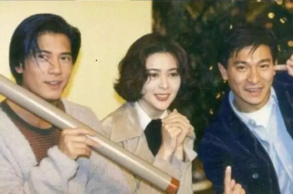 周慧敏真是神人,50歲長相身材幾乎沒變,可關之琳就沒這麼幸運了!