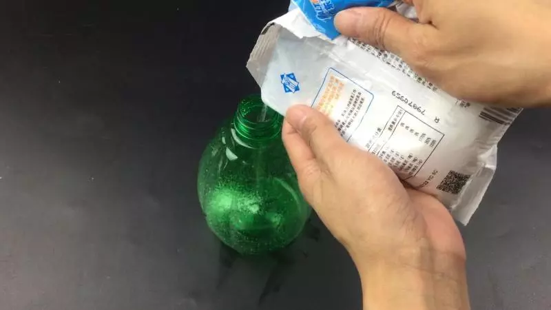 小蘇打做清潔劑已經落伍了,把這2樣東西混一起,比小蘇打強10倍