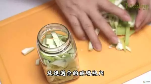 小蘇打做清潔劑已經落伍了,把這2樣東西混一起,比小蘇打強10倍