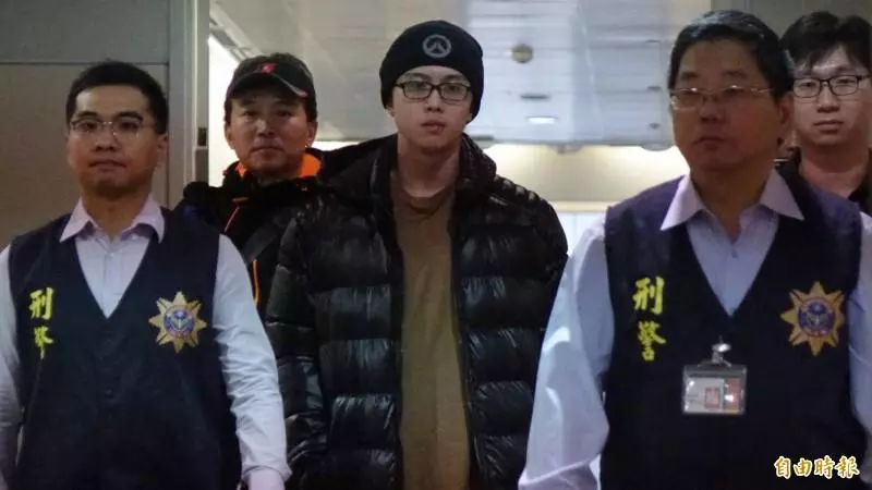 硬起來護妻兒!孫鵬心疼妻被K「一把摟懷裡送上車」 他站出來「親吐20字」霸氣捍衛家庭