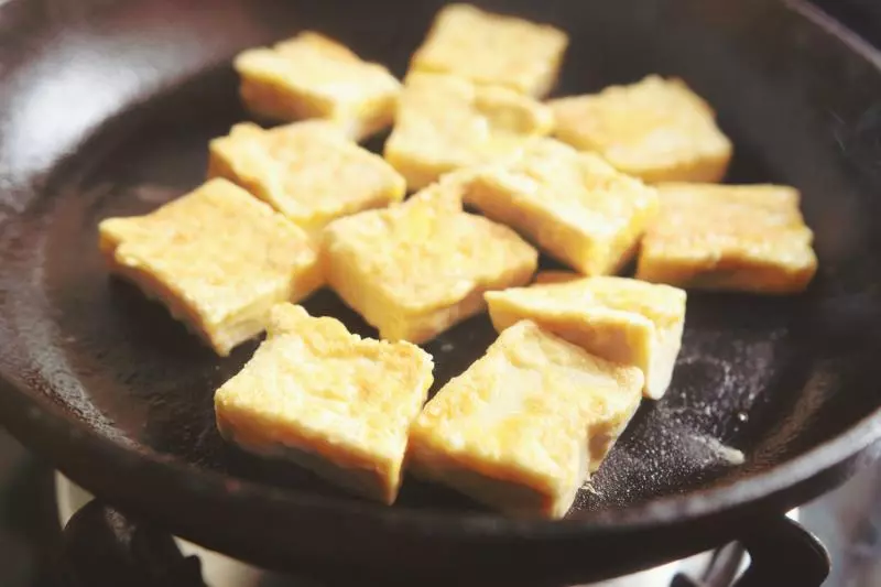 教你個豆腐的創意煎法,外酥里嫩不易碎,老少皆宜的美食