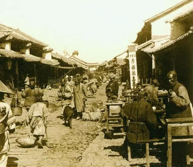 6張「打臉清朝宮鬥劇拍得太假掰」的真實街景照 光是道路就能看出差別!