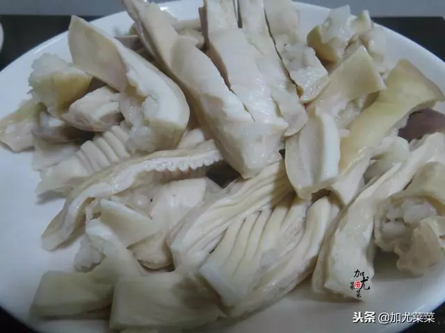 煮豬肚時,多加這2步,豬肚嫩滑鮮香,湯香濃純白,無臊味,好吃極了