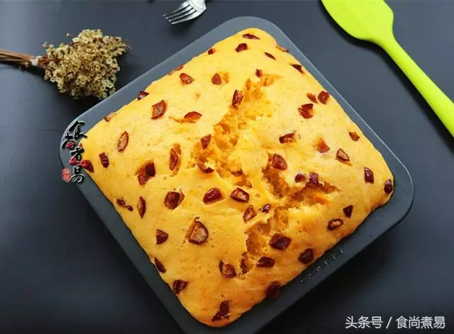 簡單美味的馬拉糕,像一座金山,年節做來吃,寓意感十足!