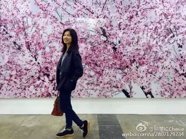 58歲「鍾楚紅」素顏照曝光,滿臉皺紋卻拒不整容,堅持優雅老去!丈夫走後不再嫁!