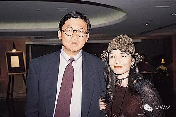 58歲「鍾楚紅」素顏照曝光,滿臉皺紋卻拒不整容,堅持優雅老去!丈夫走後不再嫁!
