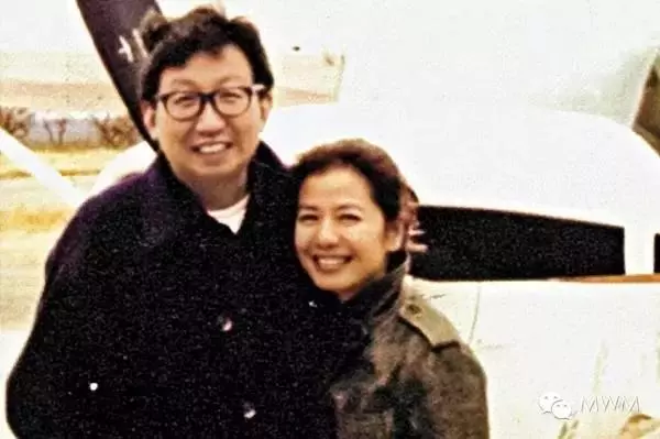 58歲「鍾楚紅」素顏照曝光,滿臉皺紋卻拒不整容,堅持優雅老去!丈夫走後不再嫁!