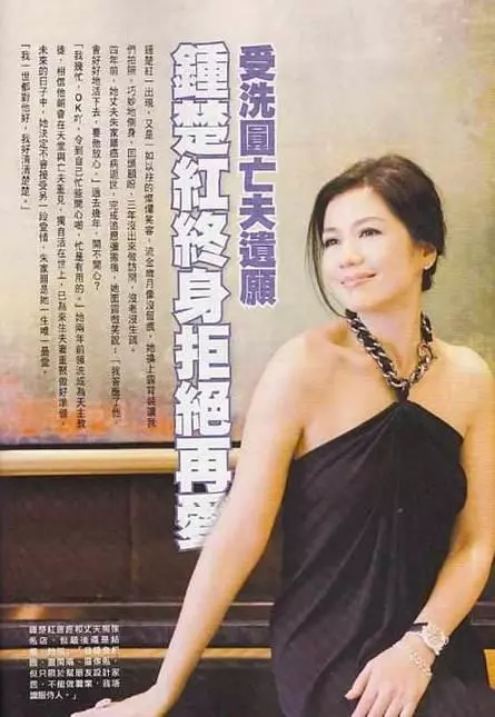 58歲「鍾楚紅」素顏照曝光,滿臉皺紋卻拒不整容,堅持優雅老去!丈夫走後不再嫁!