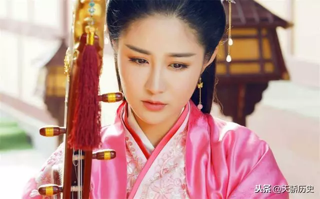 古代有錢人常常「三妻四妾」,三妻是哪三個妻?四妾又都是什麼稱呼?