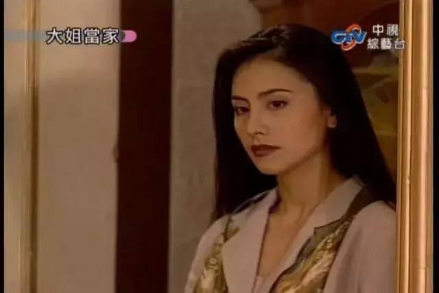 田麗:不能給我愛情,還來分我麵包!勇敢離婚2次的她,51歲美過25歲
