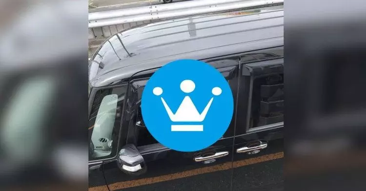 國道塞車好無聊...轉頭驚見隔壁車道有「正妹」都市傳說等級:不能只有我看到!