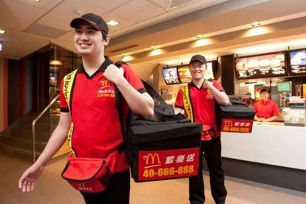 半夜肚子餓「偷叫」麥當勞 要求外送員照著指示做 網友一看...笑翻