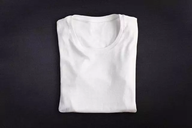 白色衣服發黃,用這個方法就能洗白