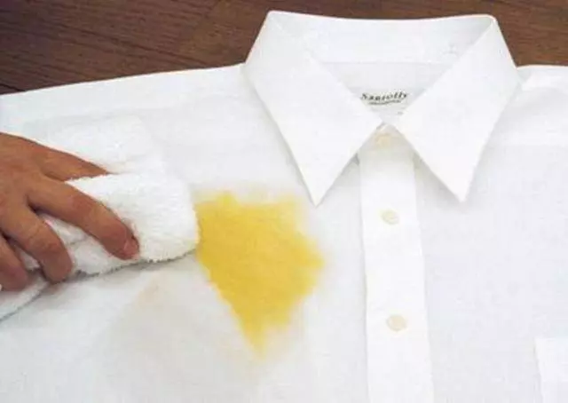 白色衣服發黃,用這個方法就能洗白