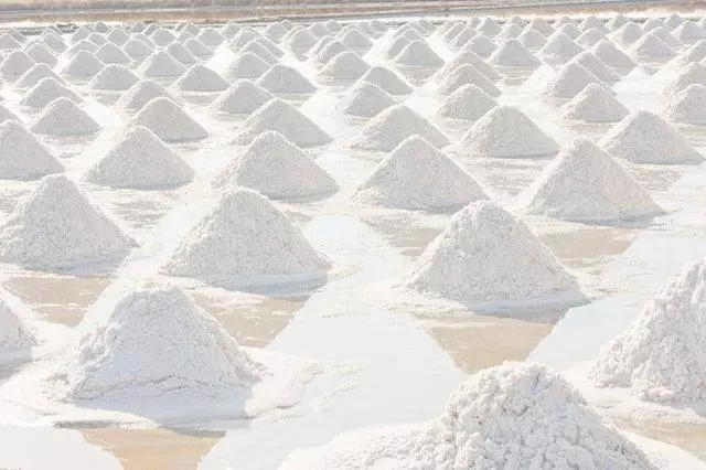 白色衣服發黃,用這個方法就能洗白