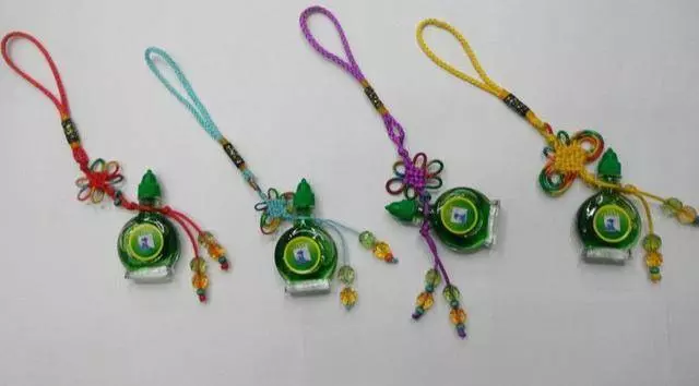 白色衣服發黃,用這個方法就能洗白