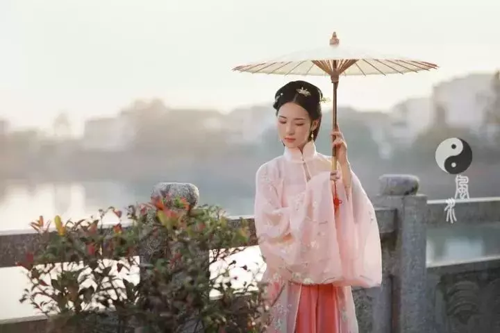 臉型看你一生的富貴吉凶,很準哦!