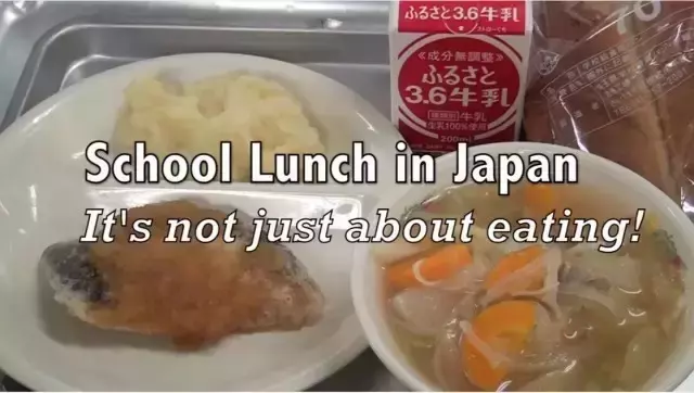 日本小學50塊錢的午餐,網友:日本在培養公民,我們在培養公主
