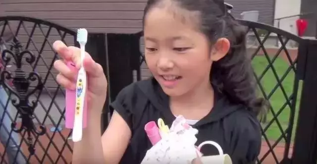 日本小學50塊錢的午餐,網友:日本在培養公民,我們在培養公主