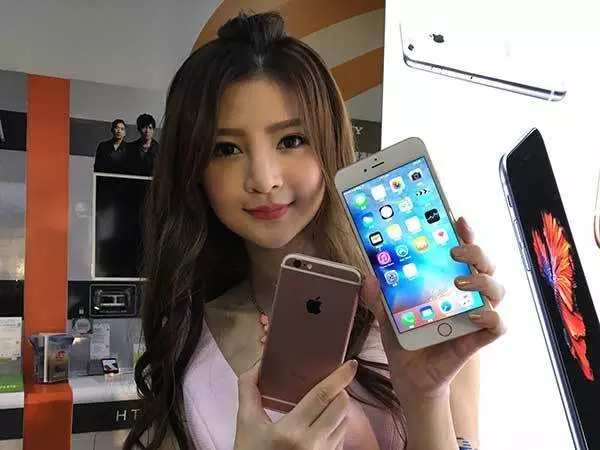 網友問:「買iphone一隻用三年vs買華碩一隻用一年」哪個好?網友「神比喻」讓人笑歪!