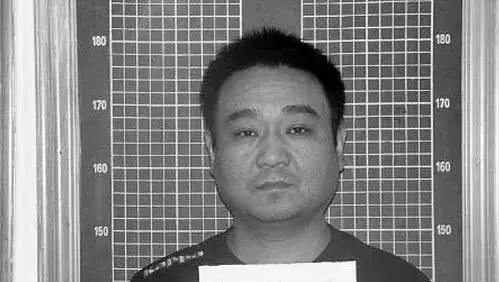 轟動全亞洲《冷麵殺手》神經仔專殺黑幫老大,行事瘋狂! (示錄全集視頻)