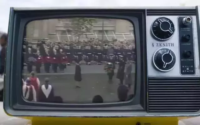 女王也要「偷個懶」?30年替身隨時在線!